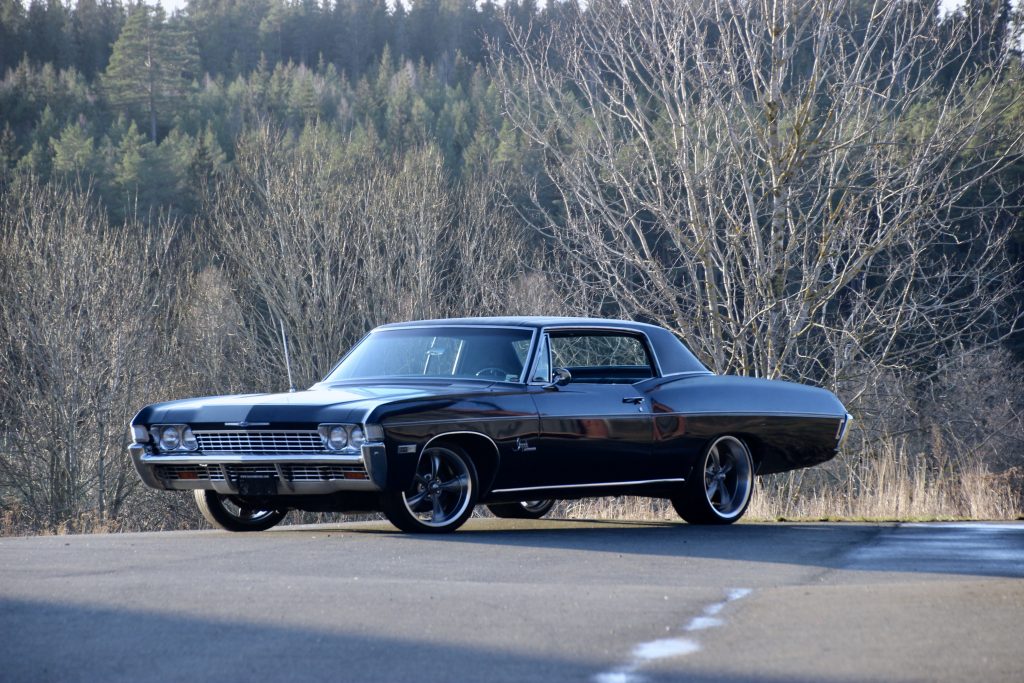 En extremt fin och intakt Impala som måste ses! Lätt kustomiserad med customhjul och dubbelt avgas, annars helt orörd!

Pris SOLD!!!