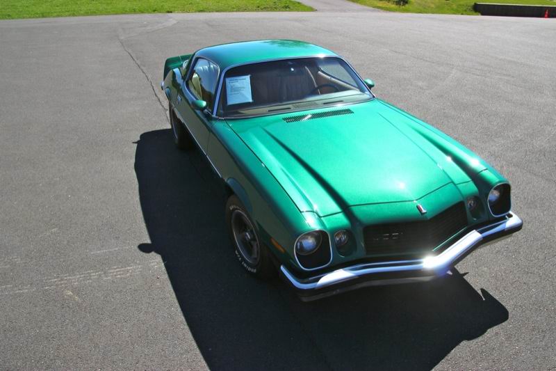 Intakt lågmilad Camaro. Påkostad omlackering i en läcker grön kulör. Orörd inredning som är ”Mint”. Spoilers fram och bak. Z-28 fälgar 255:or bak sitter som en smäck!

PRIS: Sold!