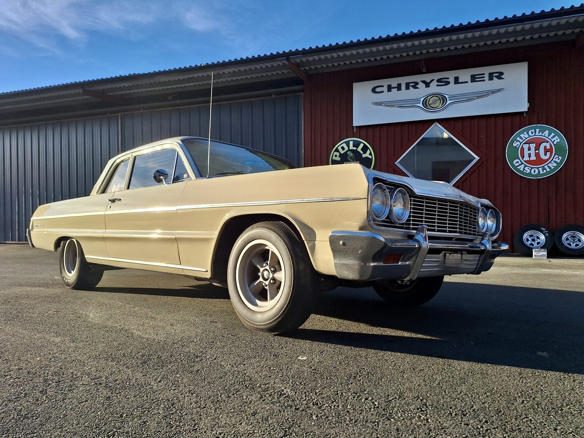 Super Cool 2dr Stolpe
396V8 Aut
American Racing Wheels

Pris 279 000kr