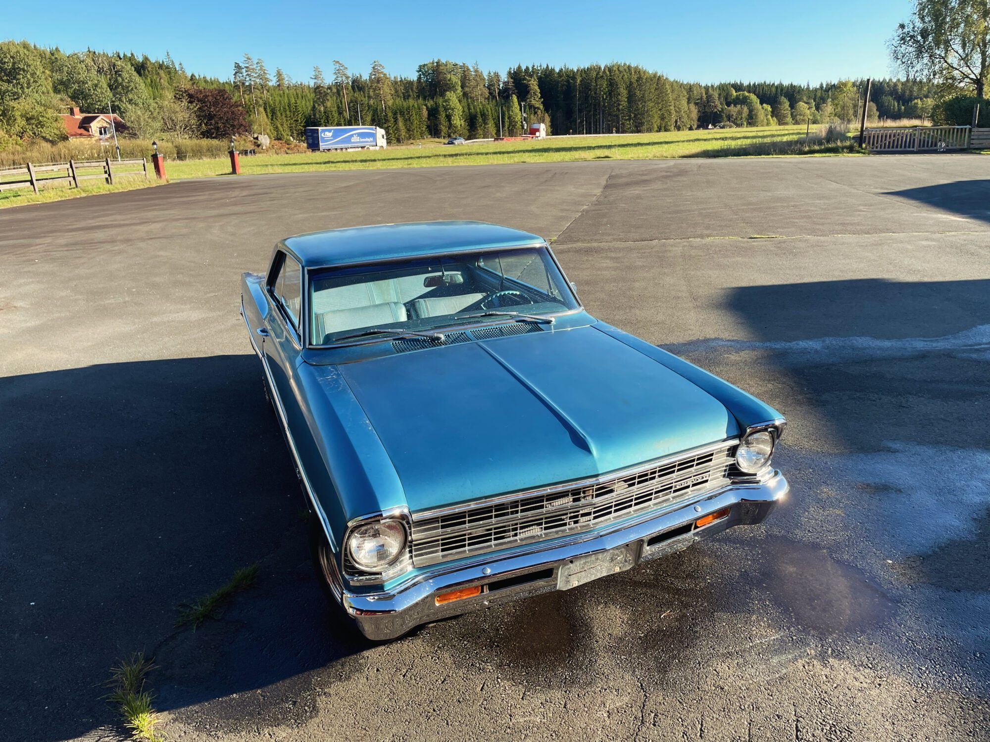 Originalbil som aldrig lackerats om
Finns Hemma