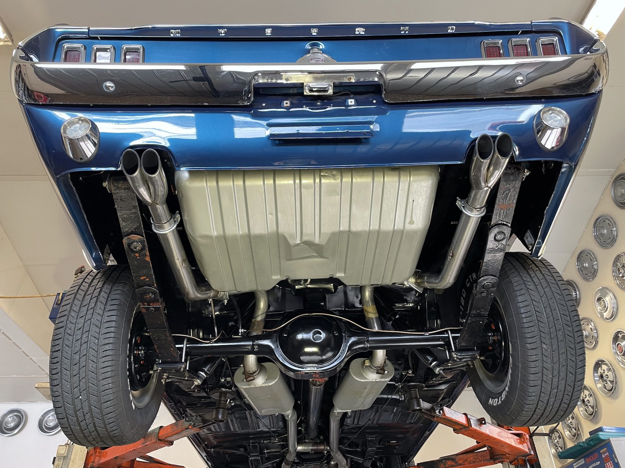 Kvalitétsrenovering, gjord för 20år sedan
Fortfarande lika fin
302V8 4-Speed

Finns Hemma