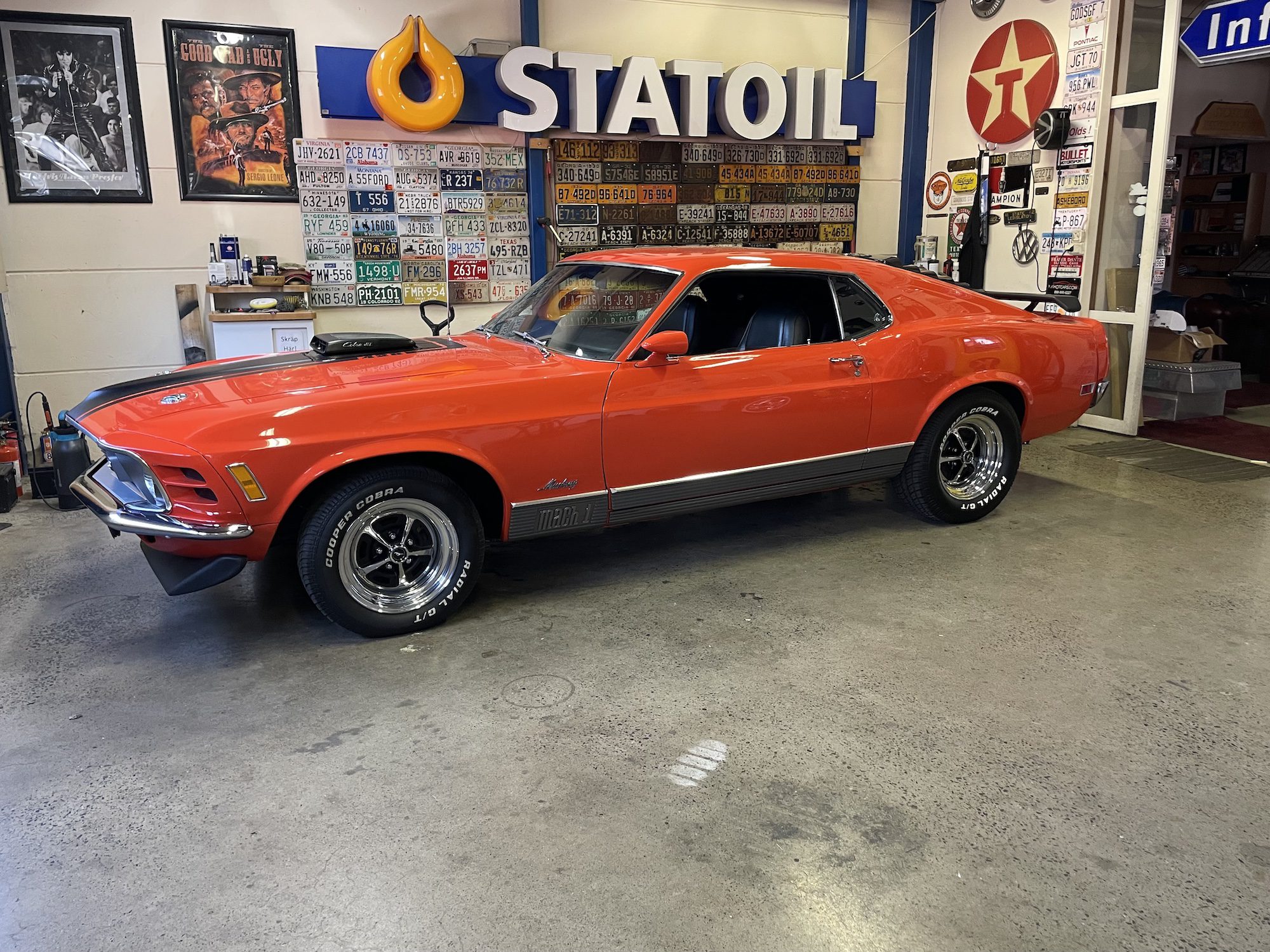 M-code Mach 1
Uppgraderad med 428cui V8
Shaker Huv/Scoop
***SÅLD***