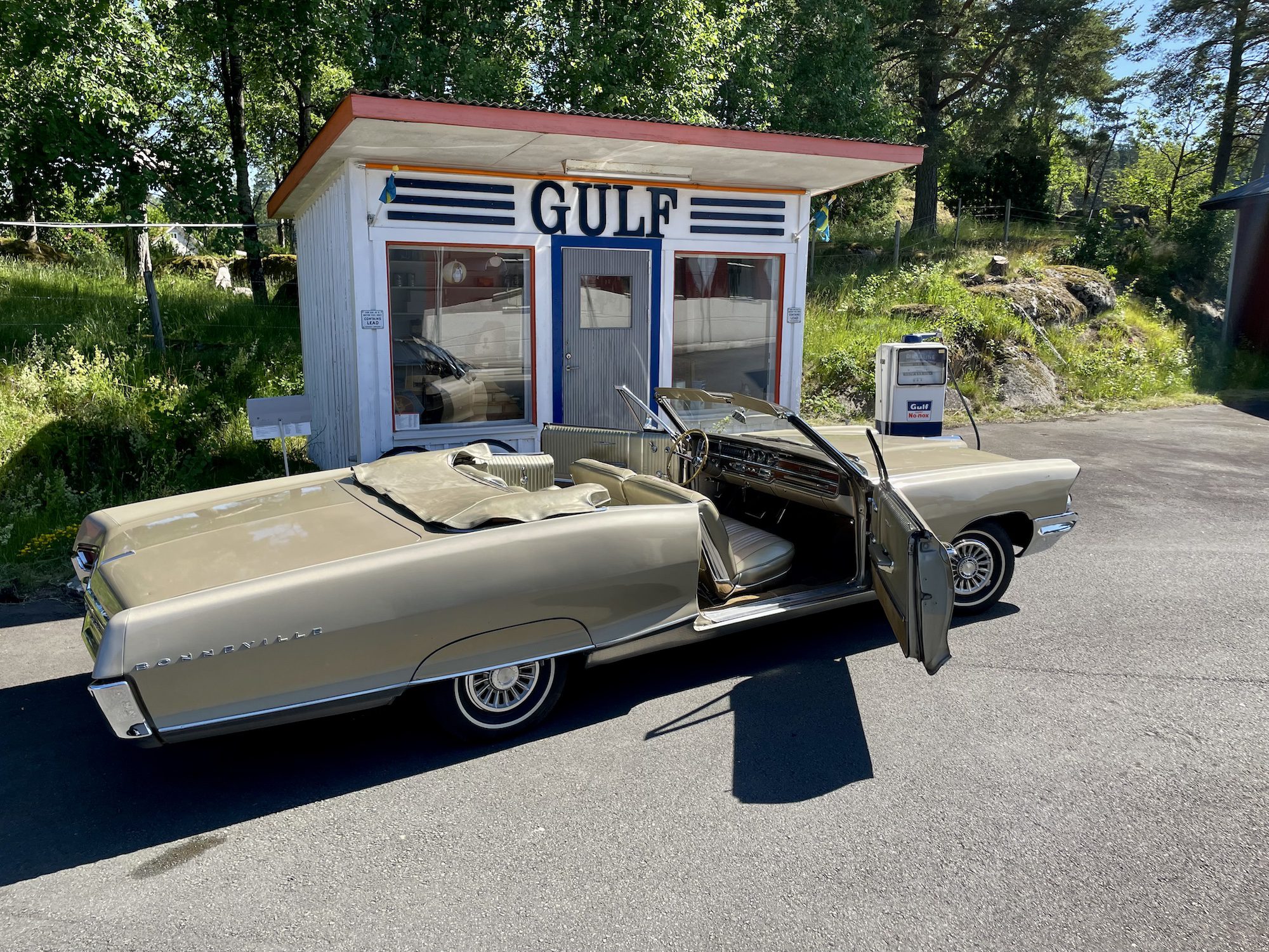 389V8 Aut
Guld/Guld
Pris: 329 000kr