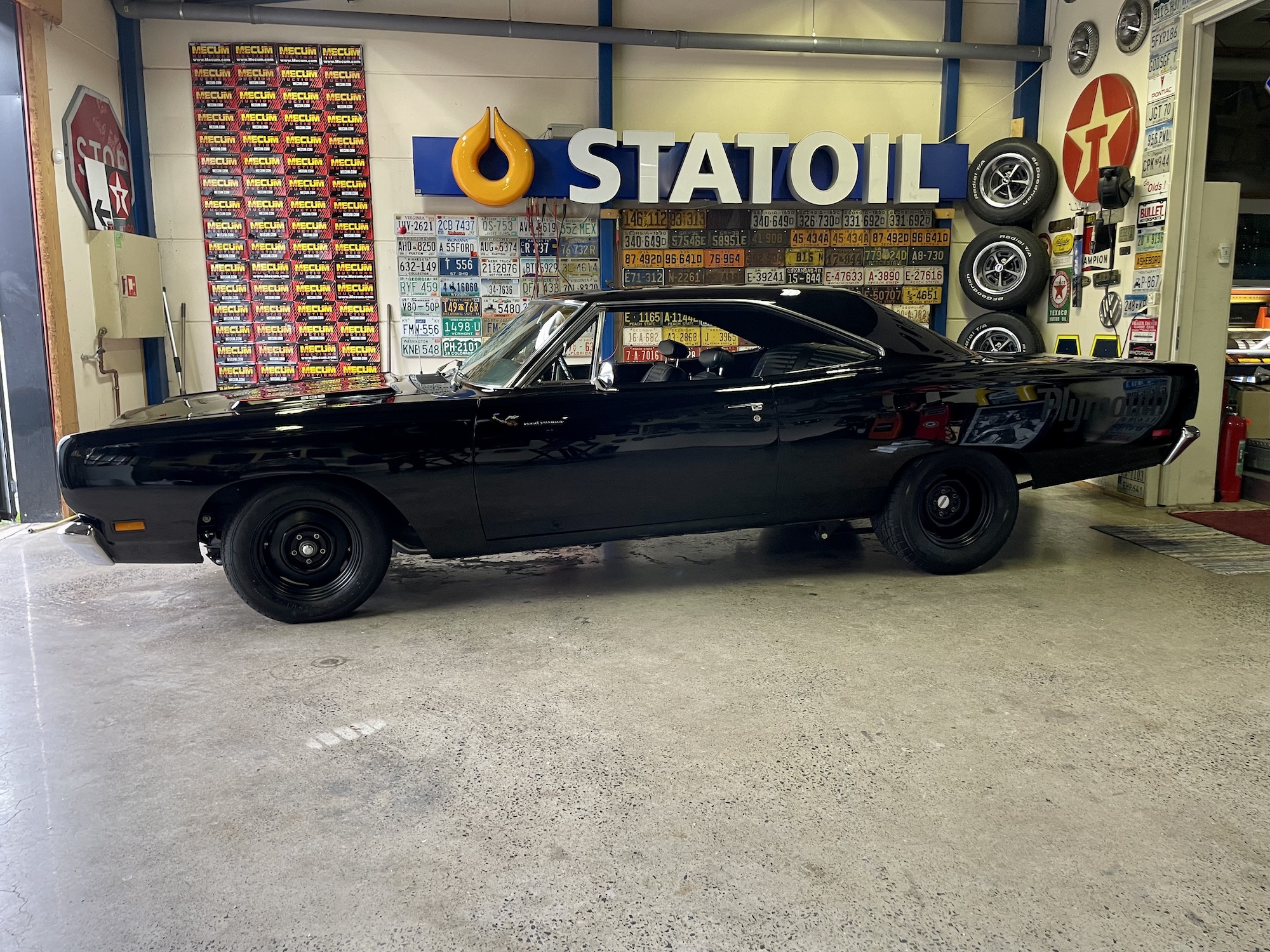 2dr ht
440V8 som strokats till 535cui
4-Speed
***SÅLD***