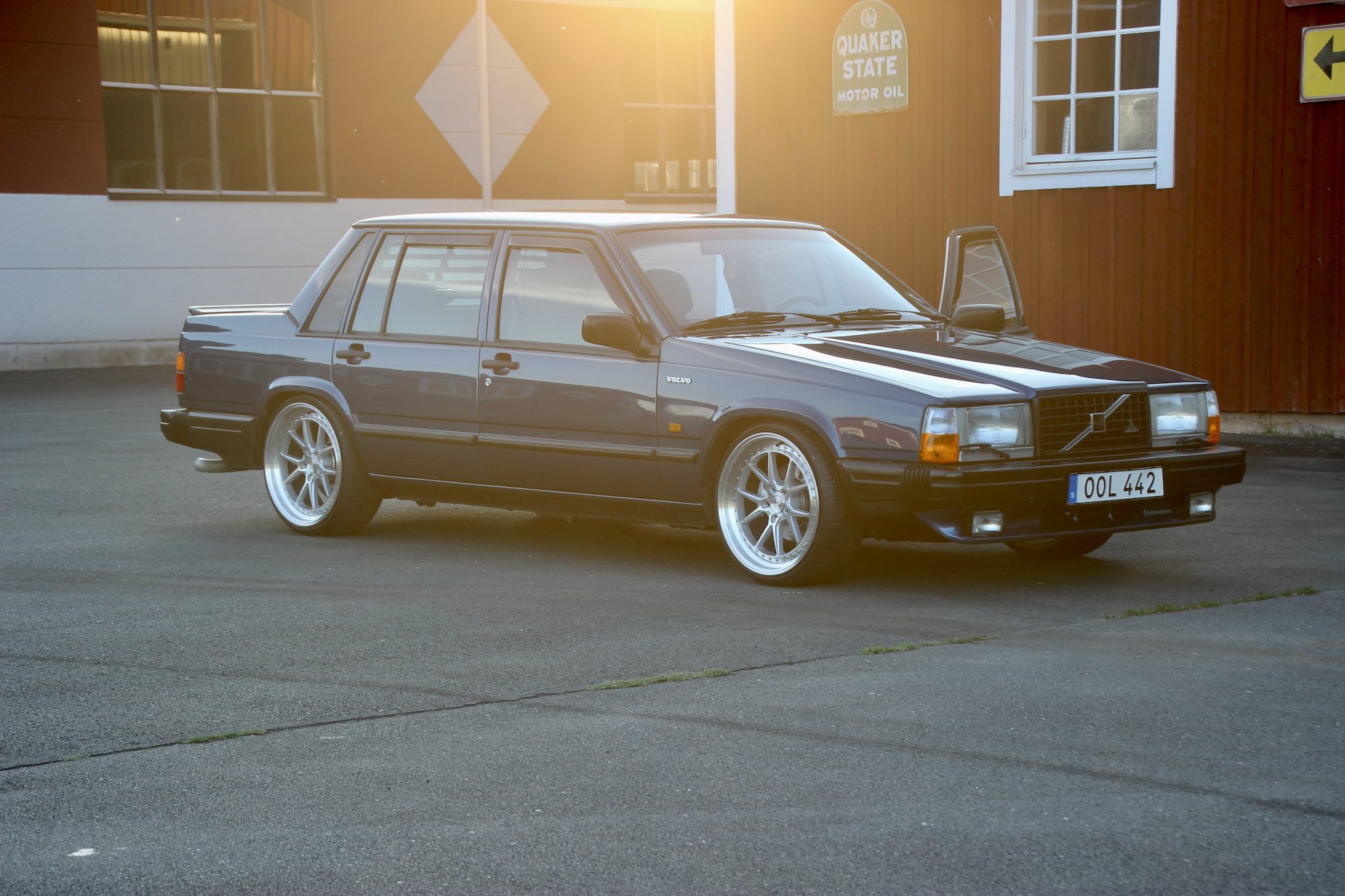 En ägare i Blekinge 1989-2023
Mörkblå Metallic
Superskick med några tidstypiska modifieringar
Pris: 139 000kr
