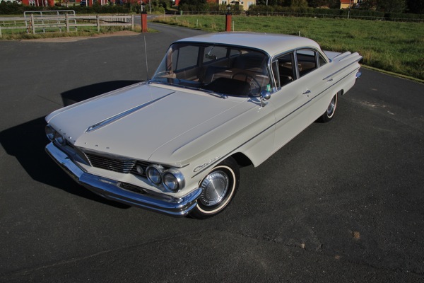 1960 Pontiac Catalina 4dr Post
