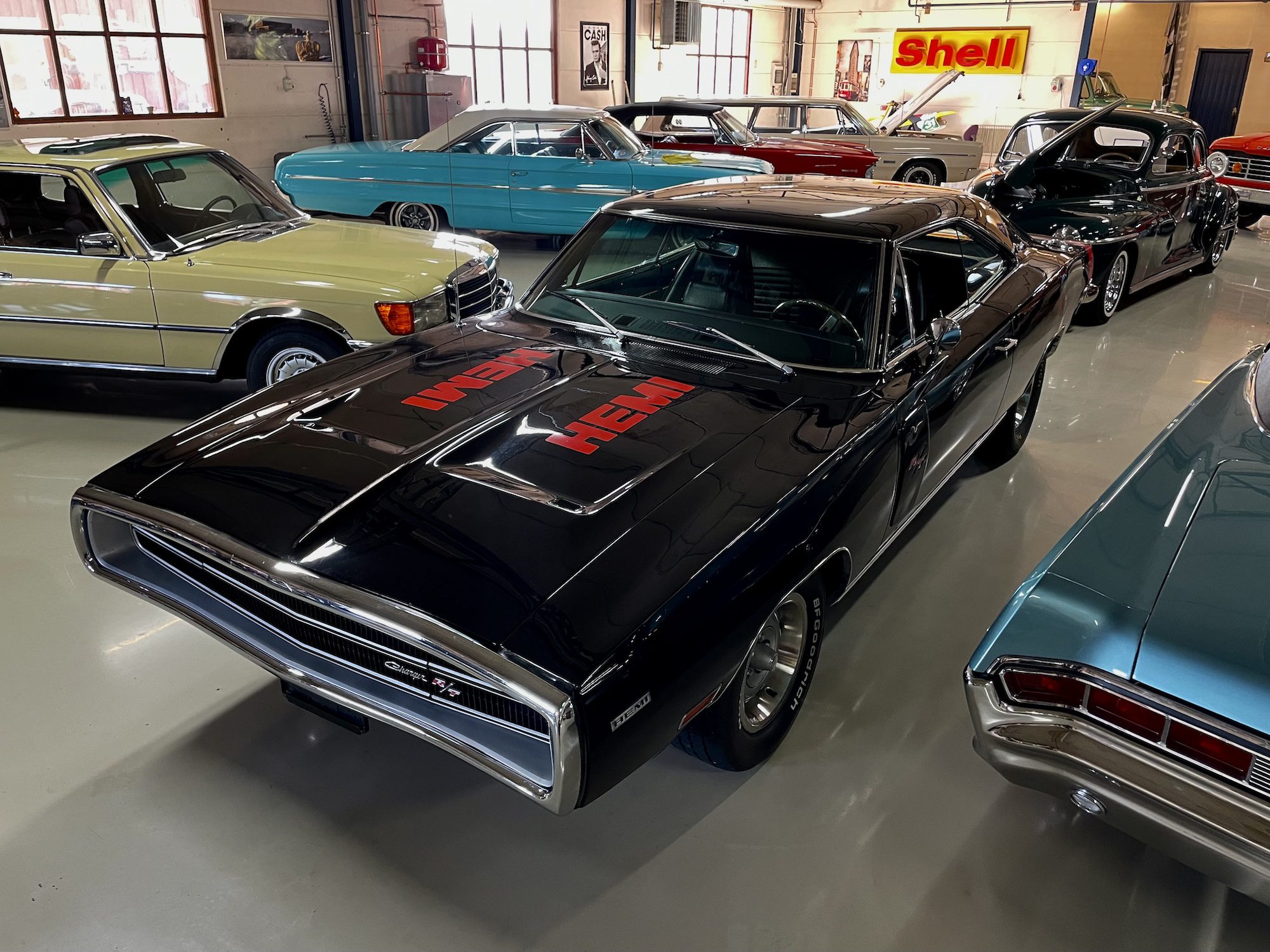 XP-Charger
Black on Black
426 HEMI, daterad till 1968
4-Speed  
Hurst Pistol Grip Shifter

Pris: 1 095 000kr